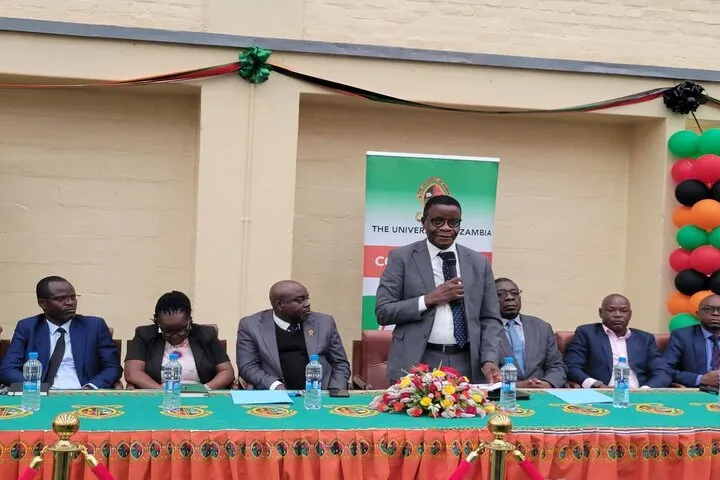 VC addressing the first years 